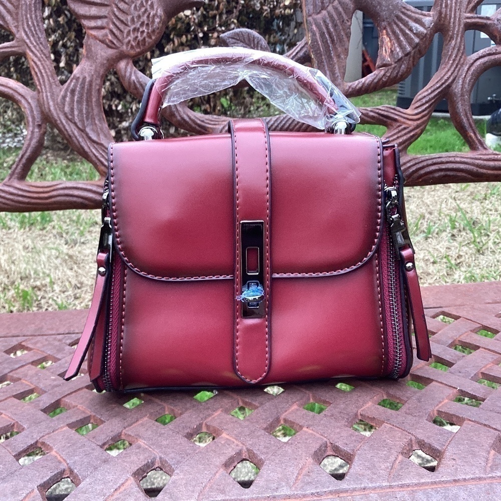 NWT SamaYe Red Vintage Style Fashion Trend Shoulder Saddle Bag